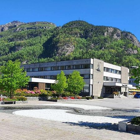 Bremanger Fjord Hotell Svelgen Luaran gambar